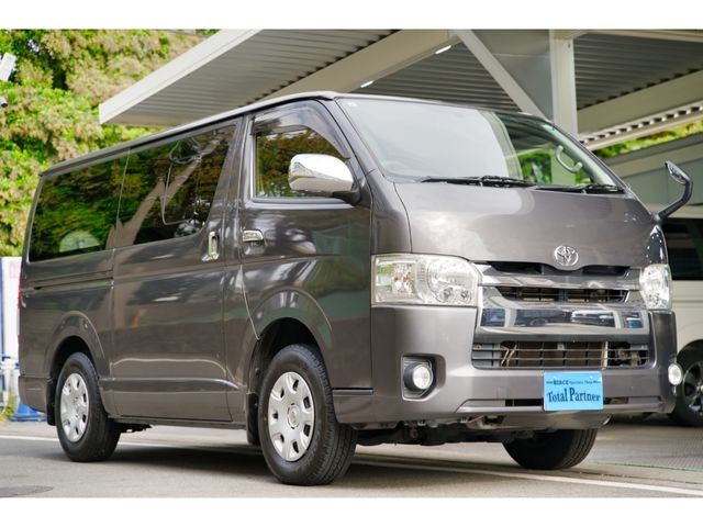 Toyota Hiace V