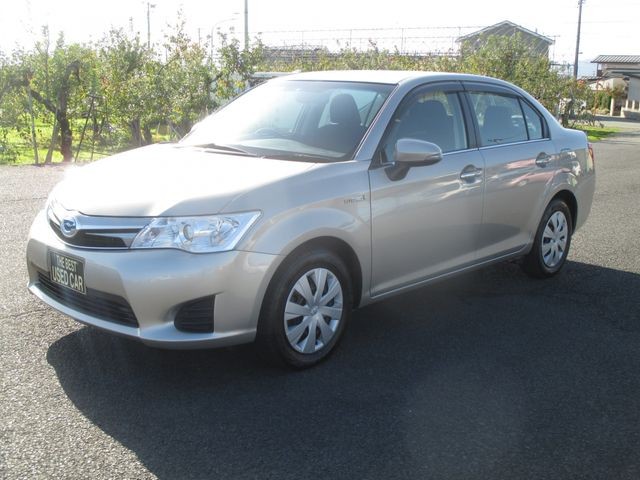 2013 Toyota Axio HV