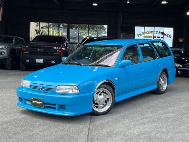 Nissan Avenir