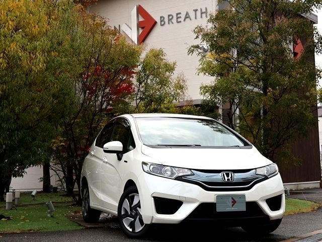 2014 Honda FIT HV