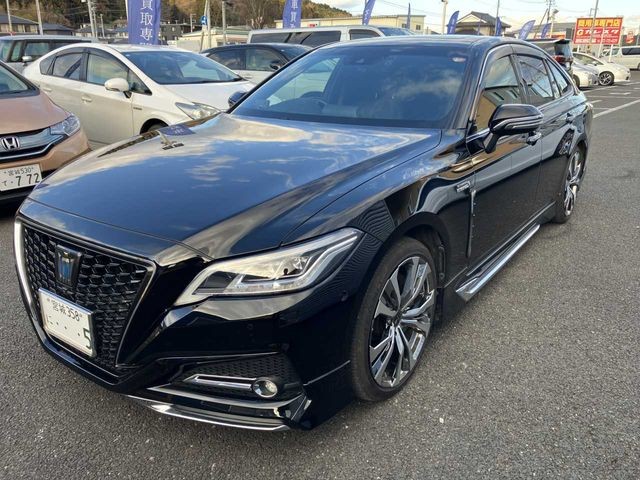 2020 Toyota Crown HV