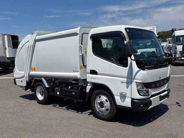2024 Mitsubishi Canter T