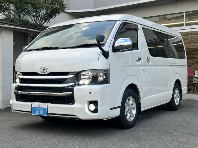 Toyota Hiace V