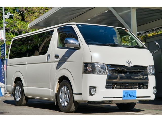 2016 Toyota Hiace V