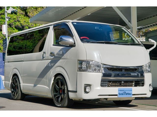 Toyota Hiace V