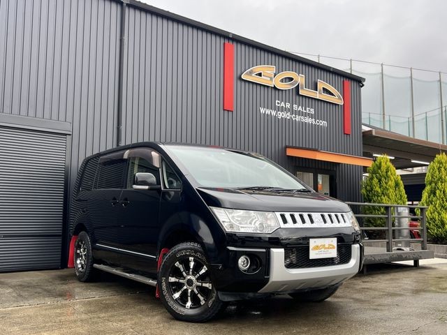 2014 Mitsubishi Delica D5