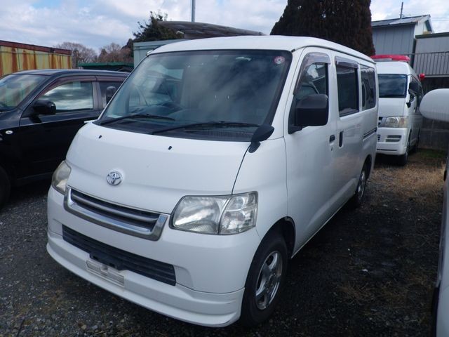 2015 Toyota Liteace V