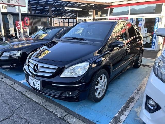 Mercedes-Benz B180