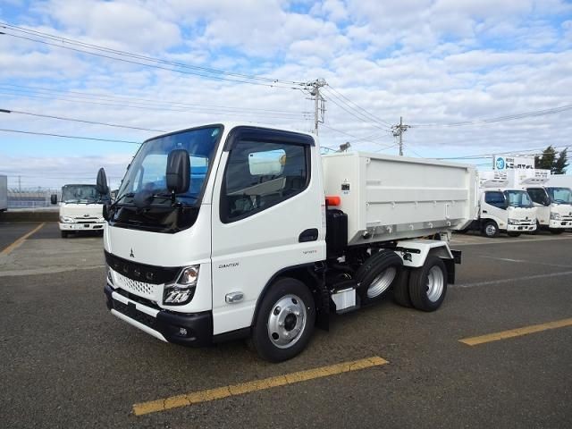 2024 Mitsubishi Canter T