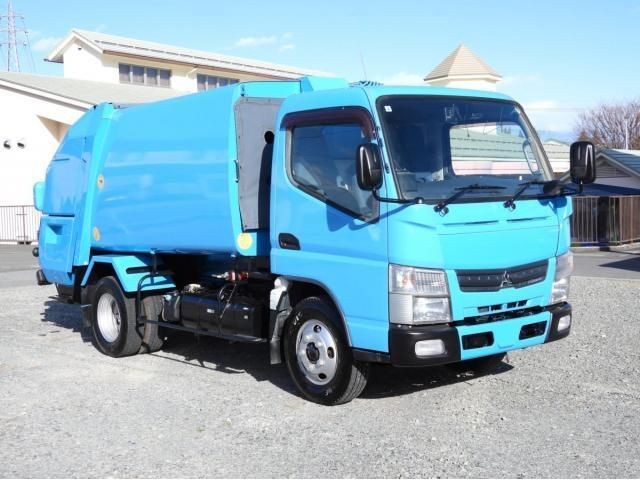 2015 Mitsubishi Canter T