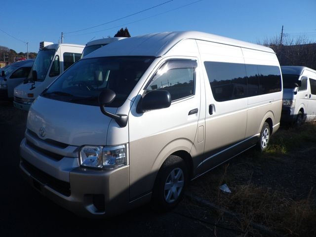 Toyota Hiace Commuter