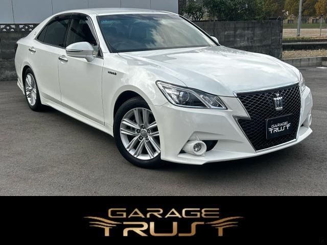2013 Toyota Crown HV