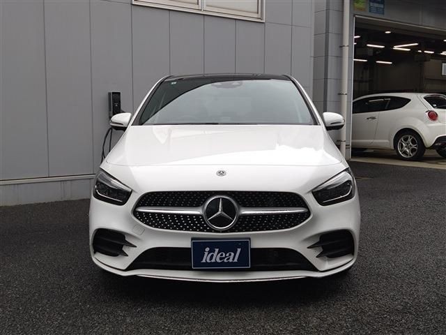 Mercedes-Benz B180