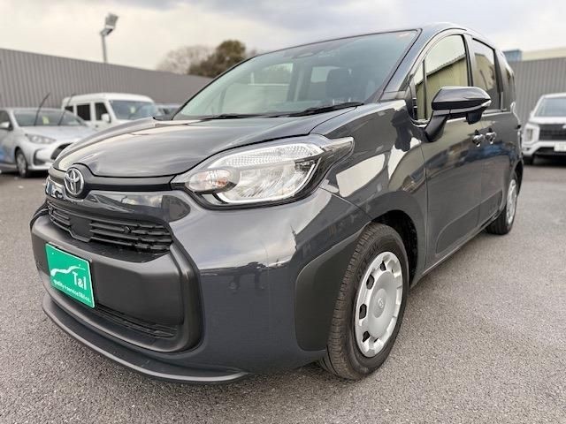 Toyota Sienta HV