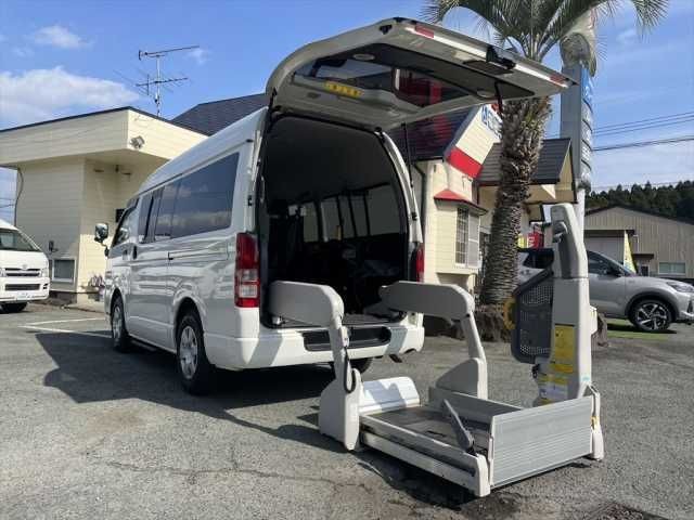 Toyota Hiace V