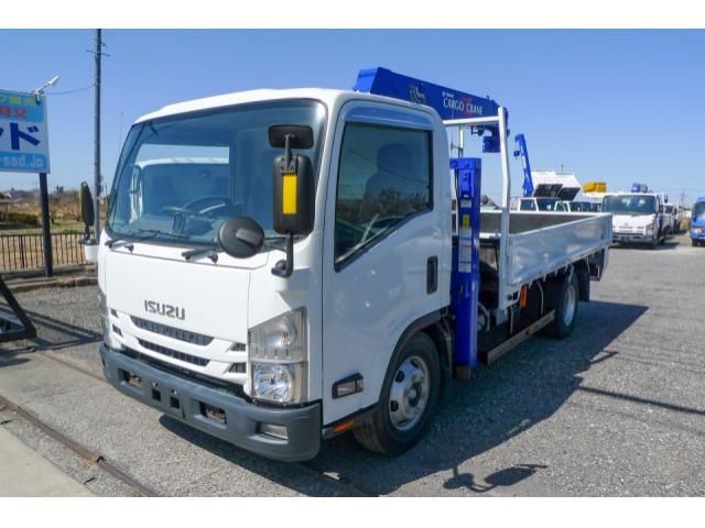 Isuzu ELF Truck