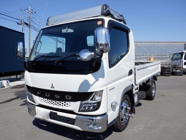 2022 Mitsubishi Canter T