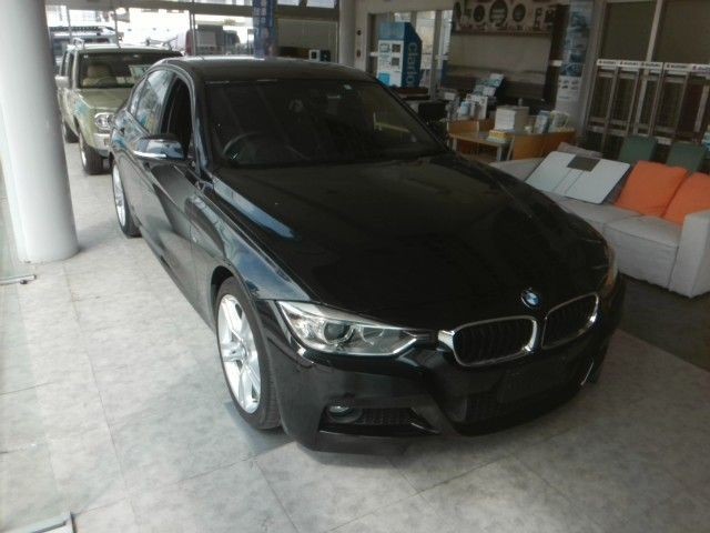 BMW 320I