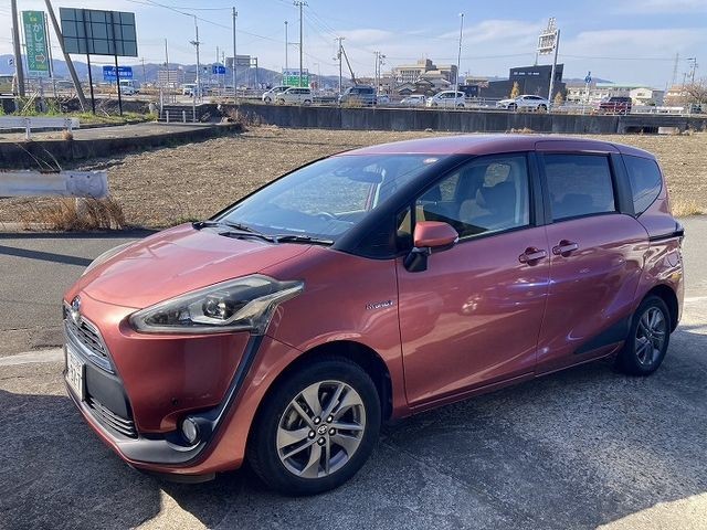2016 Toyota Sienta HV