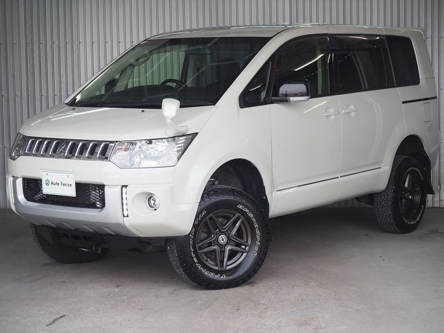 2015 Mitsubishi Delica D5