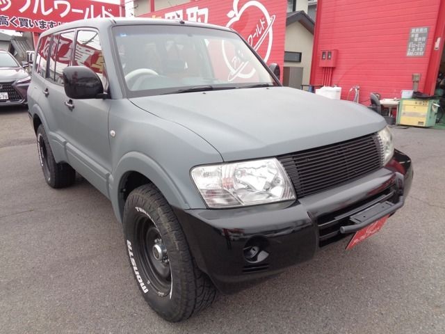 2004 Mitsubishi Pajero