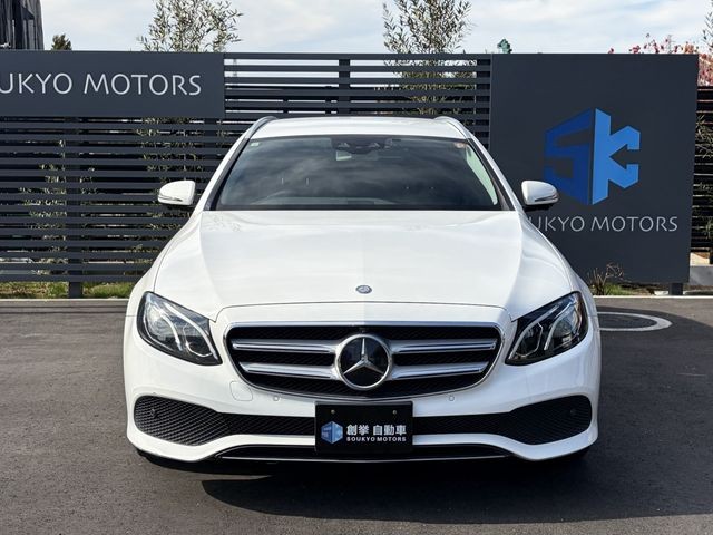 Mercedes-Benz E200