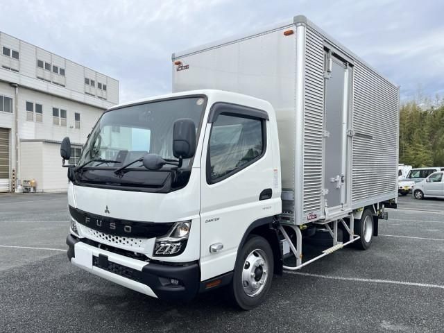 2024 Mitsubishi Canter T