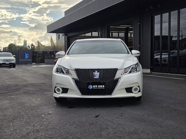 2013 Toyota Crown HV