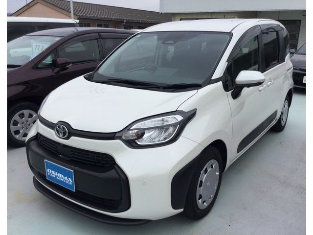 Toyota Sienta HV
