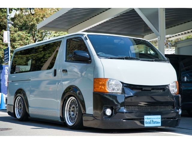 Toyota Hiace V