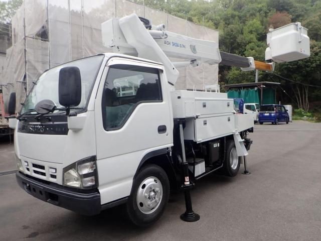 Isuzu ELF
