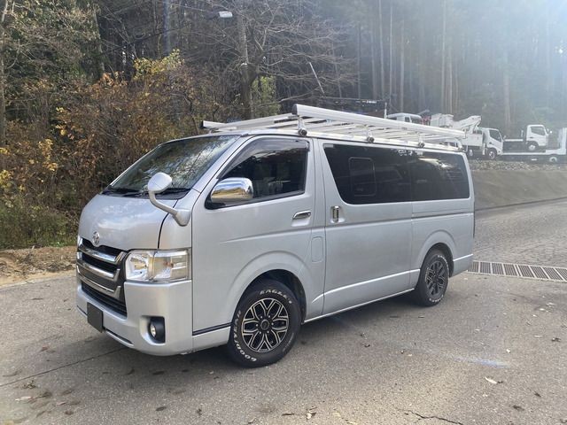 Toyota Hiace V