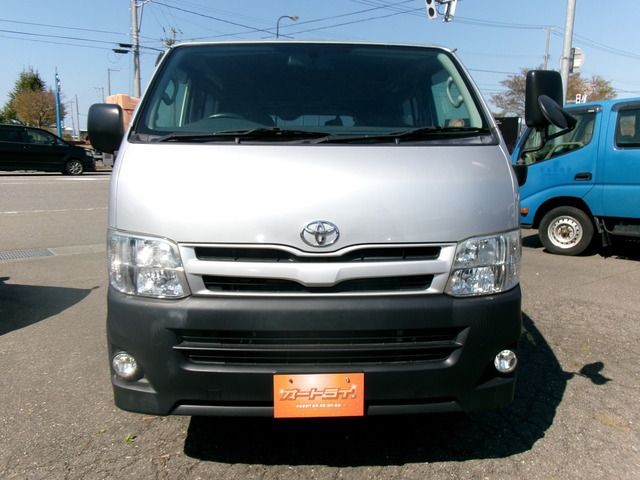 Toyota Hiace V