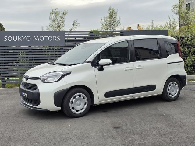 Toyota Sienta HV