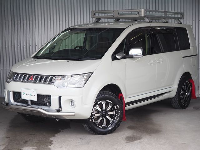 2018 Mitsubishi Delica D5