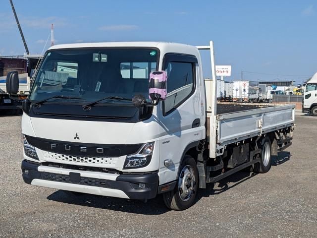2022 Mitsubishi Canter T