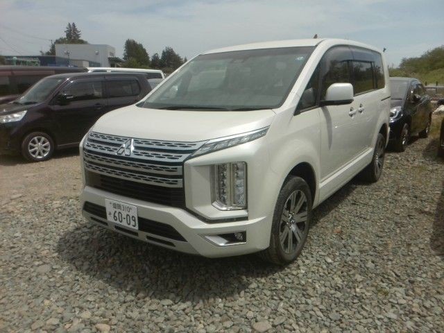 2019 Mitsubishi Delica D5