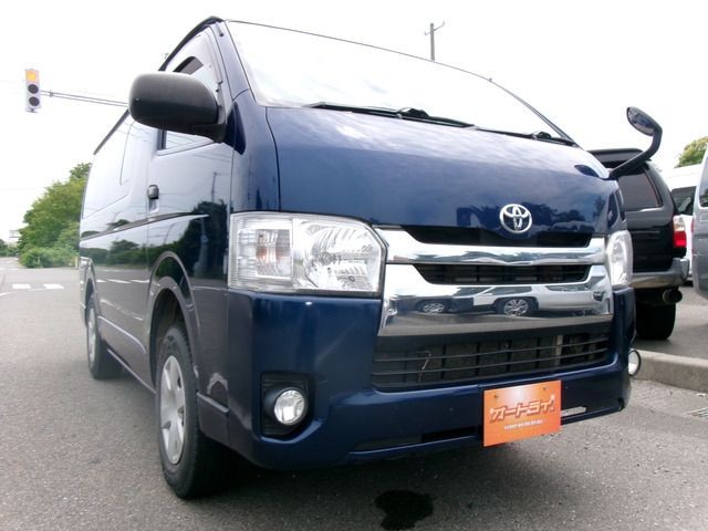 Toyota Hiace V