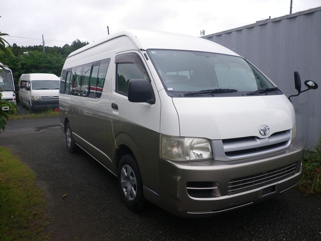 Toyota Hiace Commuter
