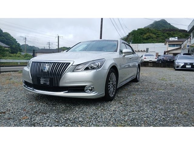 2013 Toyota Crown Majesta