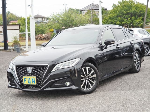 2019 Toyota Crown HV