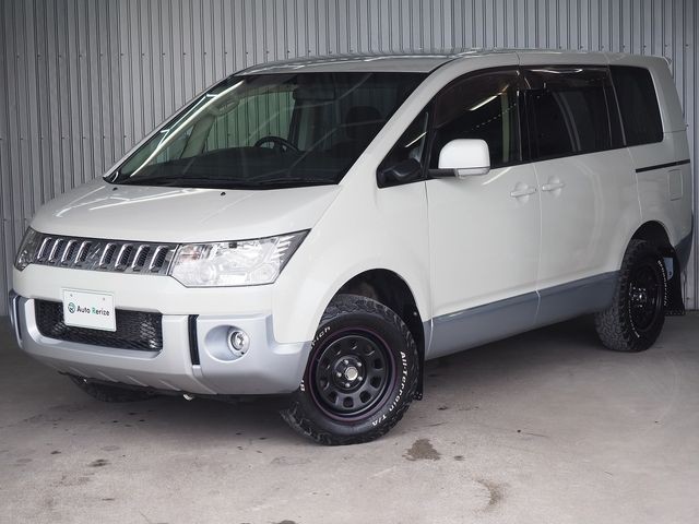 2015 Mitsubishi Delica D5