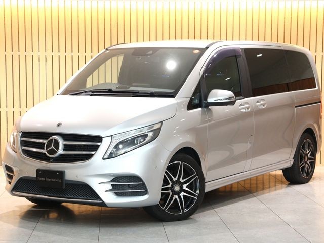 Mercedes-Benz V220D