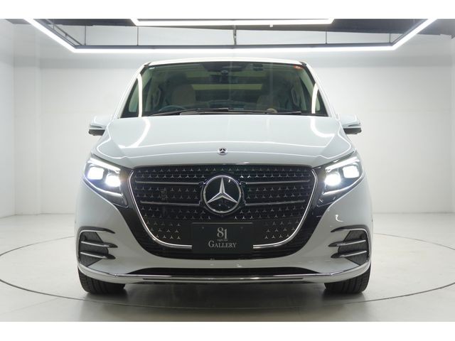 Mercedes-Benz V220D