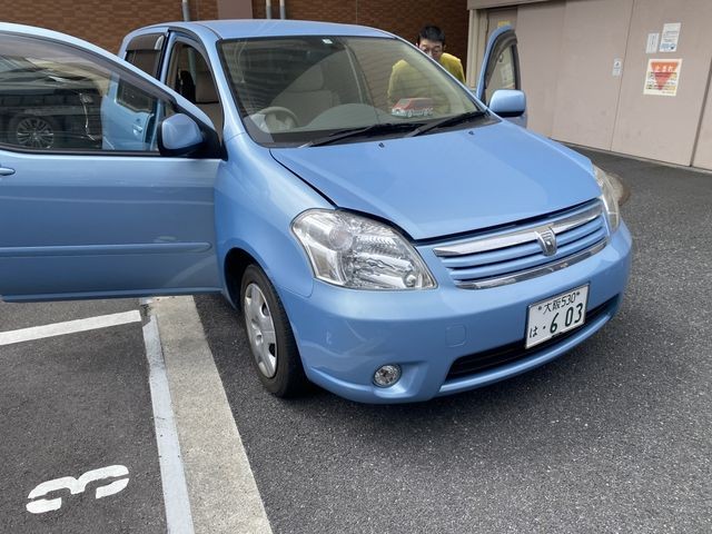 2003 Toyota Raum