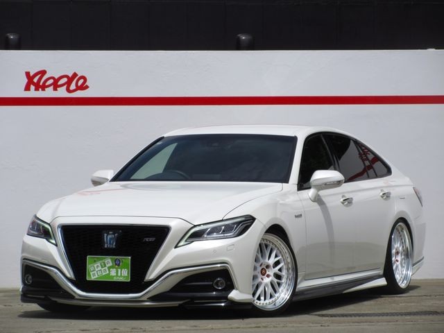 2018 Toyota Crown HV