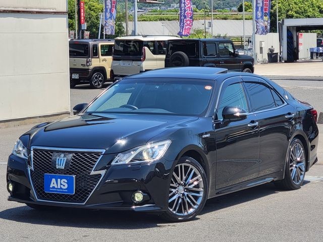 2014 Toyota Crown HV
