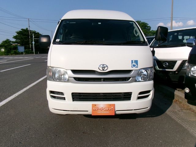2010 Toyota Hiace V
