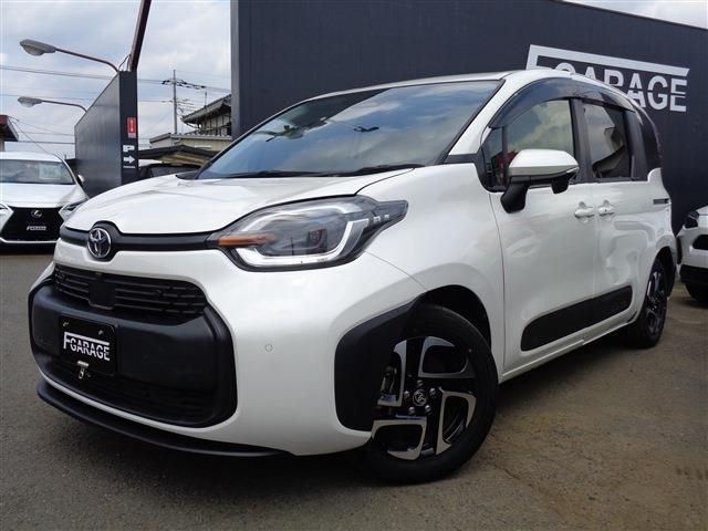 Toyota Sienta HV