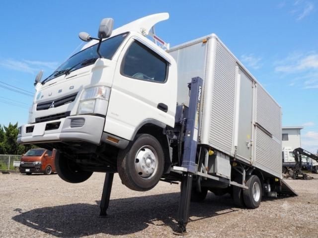 2011 Mitsubishi Canter T